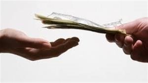 فضل الصدقة للأحياء والأموات وماذا يحدث لأموال المتصدق؟ 25 أمرا عجيبا في الصدقات