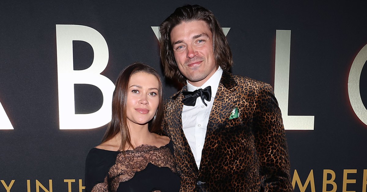 تزوج عميد Unglert و Caelynn Miller-keyes بعد 3 سنوات معًا