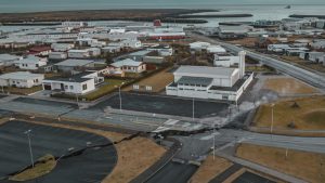 فيديو: شاهد: الشقوق المتصاعدة في قرية الصيد في أيسلندا بعد أسابيع من الزلازل البركانية الصغيرة