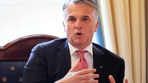 يقول رئيس بنك UBS إيرموتي إن الطلب “المذهل” على السندات هو “إشارة إلى النظام المصرفي السويسري”