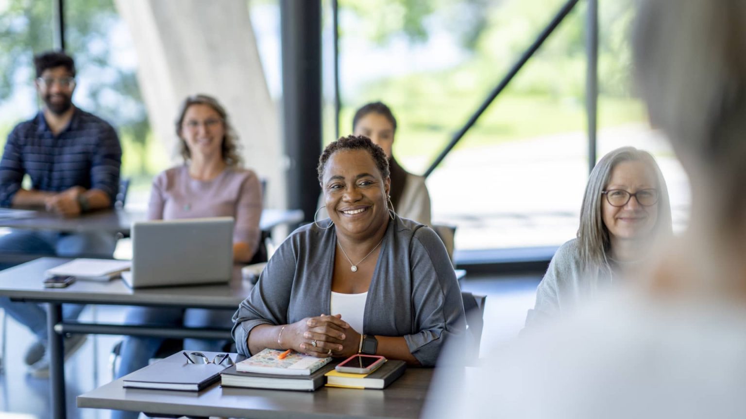 يتوقع 84% من الموظفين هذه الميزة الوظيفية، لكن معظم المديرين التنفيذيين يعتقدون أنها “مضيعة للوقت”