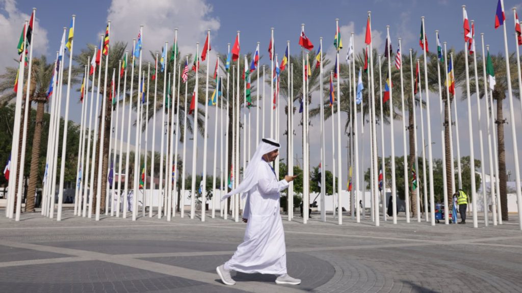 الدول في COP28 توافق على تفاصيل صفقة صندوق الكوارث المناخية في اختراق مبكر