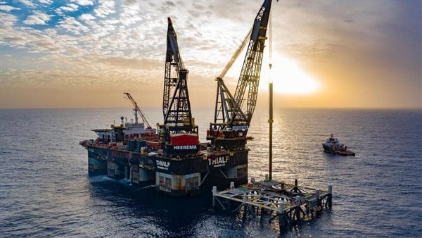 موعد استئناف تصدير الغاز الطبيعي المسال من مصر.. إيني تفجر مفاجأة