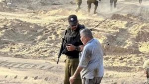 الاحتلال الإسرائيلي يزعم مساعدة نازح فلسطيني ثم يقتله بالرصاص