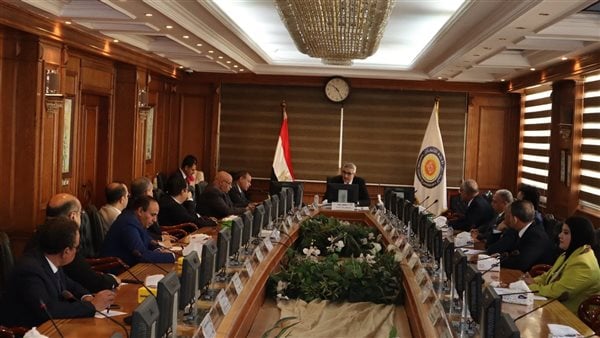 وزير التعليم العالي: لجنة لإعداد معايير تقييم مسابقة أفضل جامعة صديقة للبيئة