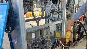 ضبط محطة وقود ببورسعيد تصرف صاحبها في 16 ألف لتر بنزين بالسوق السوداء