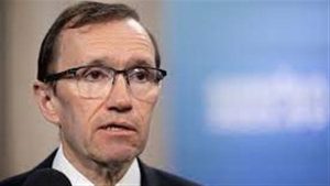 وزير خارجية النرويج يخرج عن شعوره بسبب الجرائم الإسرائيلية في مستشفى الشفاء