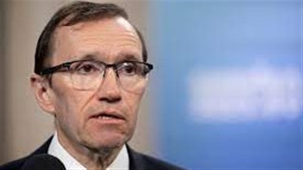 وزير خارجية النرويج يخرج عن شعوره بسبب الجرائم الإسرائيلية في مستشفى الشفاء