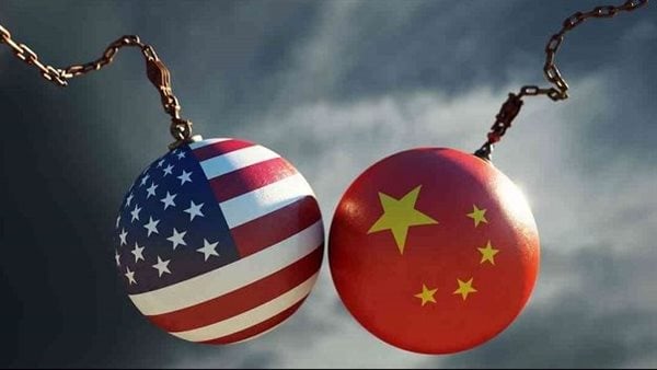 العالم ينتظر.. لمن اليد العليا الفترة القادمة: أمريكا أم الصين؟