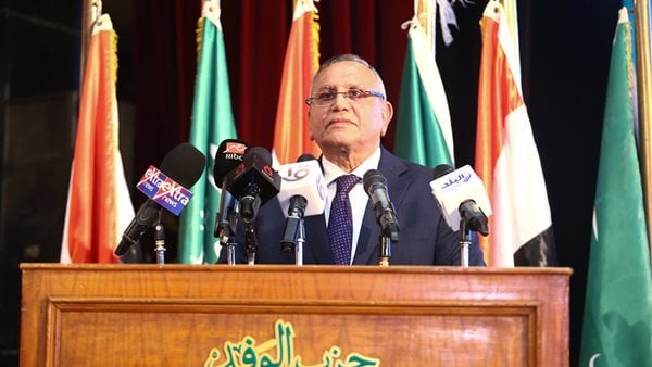 عبد السند يمامة: نحتاج نصوصا دستورية جديدة تمنح مجلس الشيوخ اختصاصات أكثر