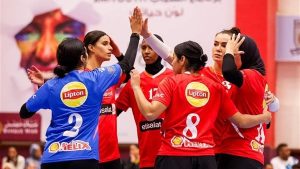 فريق سيدات طائرة الأهلي يهزم الشمس في الدوري