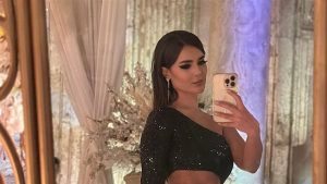 من قطعتين.. رانيا منصور تثير الجدل بفستان كشف عن خصرها المنحوت