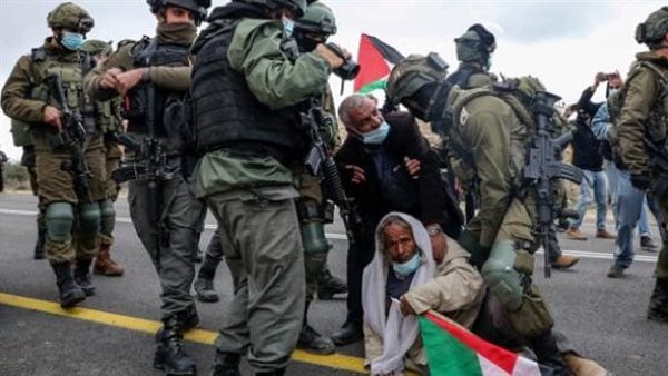 قوات الاحتلال تحاصر مجمع الشفاء بالدبابات والمدرعات.. فيديو