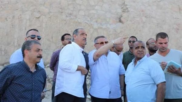 رئيس مدينة الغردقة يتابع سير العمل بمديريات التموين والطب البيطري والزراعة