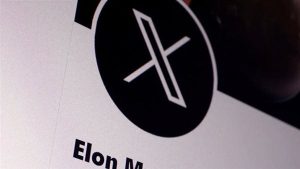 شركات عملاقة مثل Apple وDisney تسحب إعلاناتها من تويتر..بسبب منشورات معادية للسامية