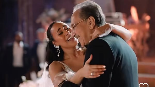 بنت أبوها.. ابنة محمد أبو داوود تشعل السوشيال ميديا في حفل زفافها