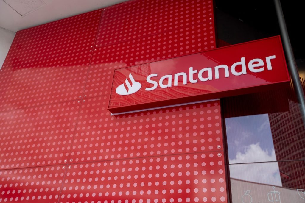 العملات المشفرة الرئيسية Bitcoin وEthereum متاحة الآن لحسابات Swiss Santander