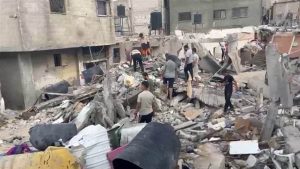 أضرار جسيمة لـ غارة إسرائيلية على مدينة رفح جنوب قطاع غزة.. شاهد