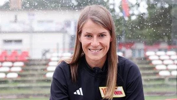 حدث تاريخي في الدوري الألماني.. مدربة تشرف على تمرينات نادي يونيون برلين