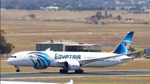 رحلة هي الأطول.. مصر للطيران تنقل المنتخب الوطني لأستراليا على أحدث طائراتها