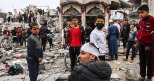 ويرحب سكان غزة بالاتفاق على وقف القتال ولكنهم يخشون مما قد يأتي بعد ذلك