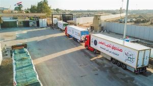 في انتظار الهدنة.. معبر رفح يستعد لإدخال قافلة مساعدات ضخمة إلى غزة