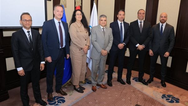 أسامة ربيع يلتقي وفد شركة سيمنس لبحث التعاون في مجالات التحول الرقمي