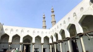 آداب يوم الجمعة باختصار .. احرص غدا على الاغتسال.. دهن الشعر والتطيب