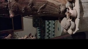 الأحجار ومخلفات النخيل لتزيين الفنادق والقري السياحية بالوادي الجديد …شاهد