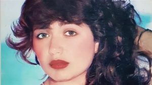 بإطلالة ساحرة | ليلى علوي تسترجع ذكرياتها مع جمهورها