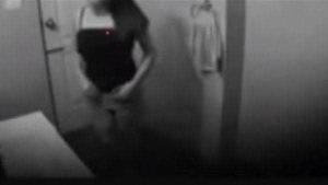 مفاجأة غير سعيدة للمنتج المتهم بتصوير الفتيات في أوضاع مخلة