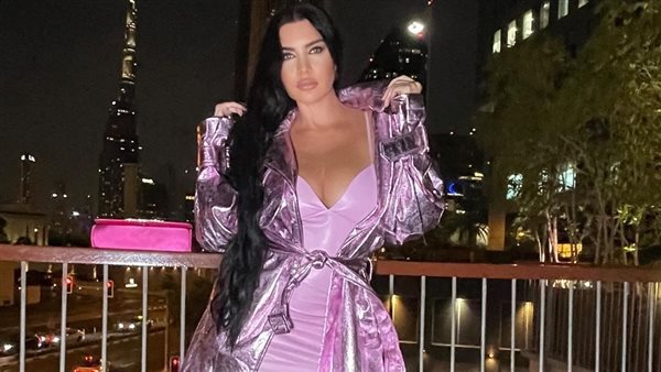 بفستان جريء.. لاميتا فرنجية تغازل جمهورها ومحبيها