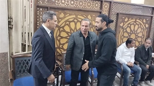 يونس وعبد اللطيف وصبري أول الحضور في عزاء والد خالد جلال نجم الزمالك
