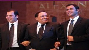 مش هيصور فيلم عشان الجمهور| طارق الشناوي يكشف كواليس حالة عادل إمام الصحية