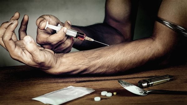 هيروين|المؤبد لعاطلين لإدانتهم بـ ترويج المخدرات في الأميرية