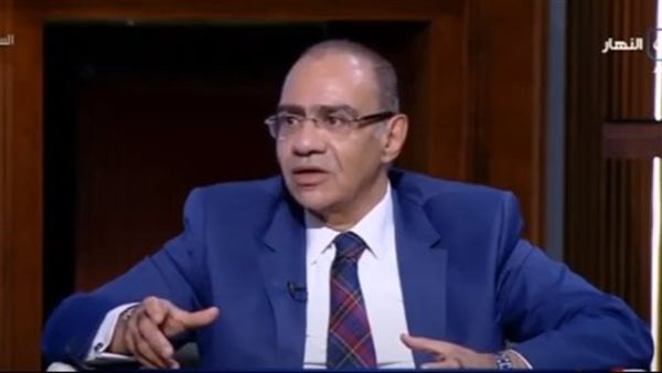حسام حسني: درجة الحرارة لما توصل 40 مش سخونية ده حالة طبية طارئة