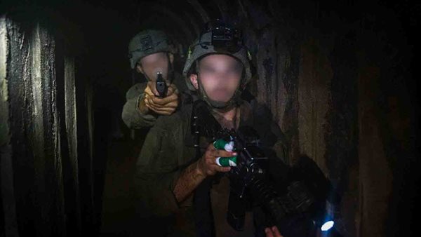الاحتلال ينشر صور عملياته في مستشفيات غزة.. شاهد