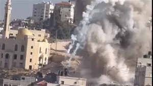 الاحتلال الإسرائيلي يقتحم جنين ويصيب ويعتقل فلسطينيين وسط مواجهات وتدمير للبنية التحتية