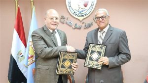 الدعم العلمي والبحثي.. جامعة سوهاج توقع بروتوكول تعاون مع الزاوية الليبية