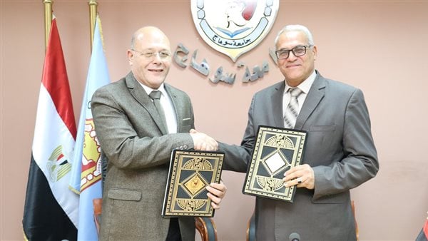 الدعم العلمي والبحثي.. جامعة سوهاج توقع بروتوكول تعاون مع الزاوية الليبية