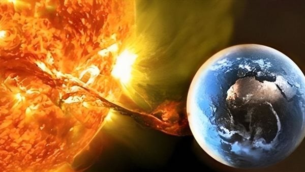 عاصفة شمسية قوية تضرب الأرض اليوم.. ما هي الأضرار المحتملة؟
