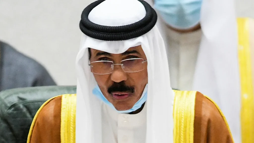 أمير الكويت الحاكم يدخل المستشفى في حالة مستقرة بعد تعرضه لأزمة صحية
