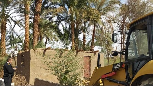 إزالة التعديات ورفع الإشغالات بمدن ومراكز أسوان