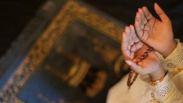 أفضل صيغ الاستغفار لزيادة الرزق ليلة الجمعة.. أدركها بـ5 كلمات قبل الفجر