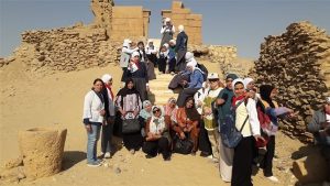 الوعي الأثري بالفيوم ينظم زيارة علمية لمدارس الأمل للصم إلى متحف كوم أوشيم
