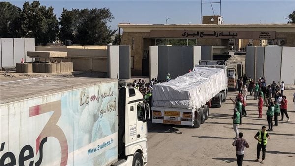 الهلال الأحمر الفلسطيني يعلن إدخال 56 شاحنة مساعدات إلى مدينة غزة وشمالها