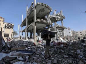 قطر تعلن تمديد الهدنة الإنسانية في غزة ليومين إضافيين