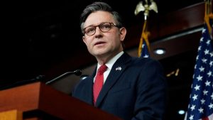 رئيس مجلس النواب مايك جونسون يؤيد ترشيح دونالد ترامب للرئاسة