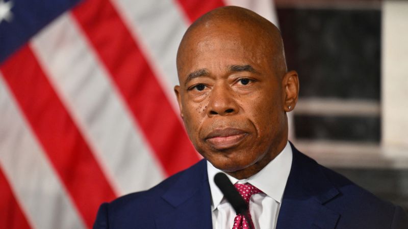 أنشأ عمدة مدينة نيويورك، إريك آدامز، صندوقًا للدفاع القانوني وسط تحقيقات الفساد