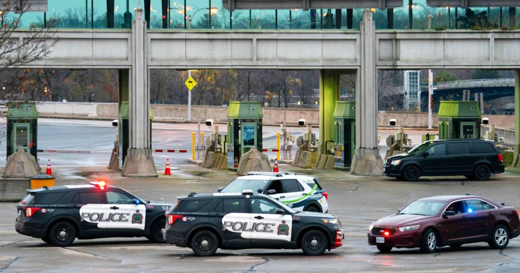 يقول الحاكم إنه لا توجد علامة على الإرهاب في الانفجار الذي أدى إلى مقتل شخصين على الحدود الأمريكية الكندية في شلالات نياجرا